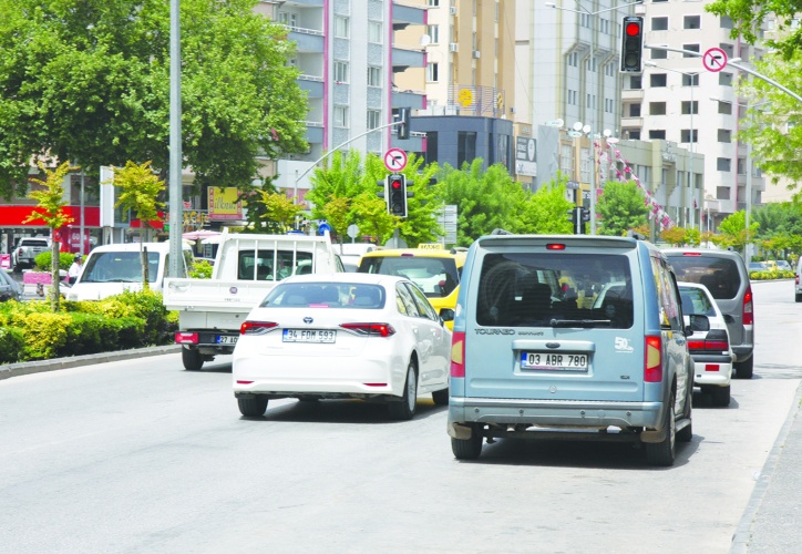 Araç sayısının artmasıyla sorunlar büyüdü