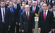 Mehmet Şimşek yuhalandı