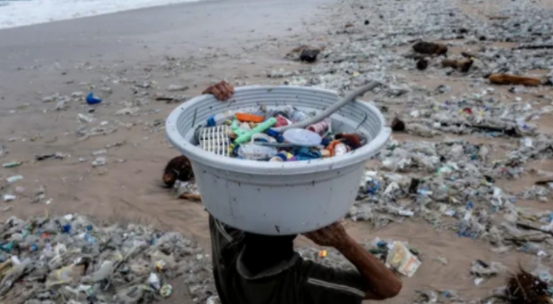 "20 şirket, dünyadaki tek kullanımlık plastik atığının yüzde 55'inden sorumlu"