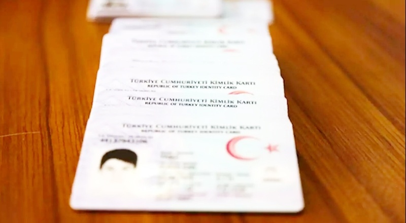 21 Eylül’den itibaren sürücü belgesi bilgileri yeni kimlik kartına yüklenecek