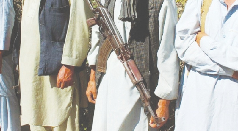 ABD ve Birleşik Krallık: Taliban sınır kasabasında onlarca Afgan sivili katletti