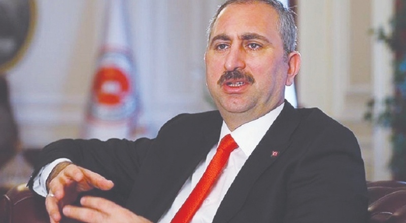 Adalet Bakanı Gül: Herkesin en saygın bir şekilde muamele görmesi en temel hakkıdır