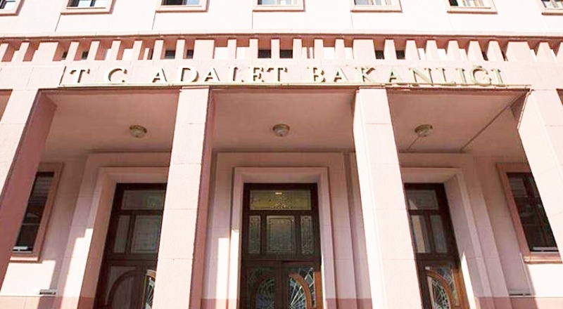 Adalet Bakanlığı'nın 1287 yeni personel alımı ilanı Resmi Gazete'de yayımlandı