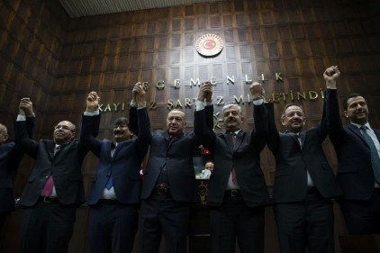AKP 5 belediye başkanı transfer etti