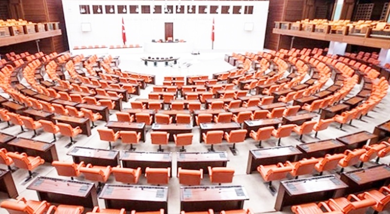 AKP'den yeni yasa teklifi: Milletvekilleri askere gidecek