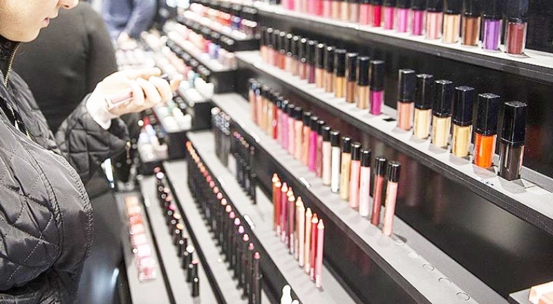Alman kozmetik şirketi, Avrupa'daki 500 mağazasını kapatacak