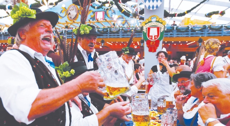 Almanya'da Oktoberfest, Koronavirüs salgınındaki belirsizlik nedeniyle bu yıl da iptal edildi