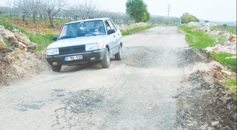 Araban’da kırsal mahalle yollarında sıkıntı yaşanıyor