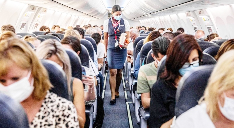 Araştırma: Yolcuların maske taktığı uçuşlarda bulaş riski düşük