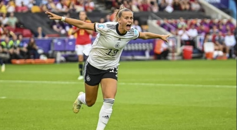 Avrupa Kadınlar Futbol Şampiyonası'nda Almanya çeyrek finale yükseldi