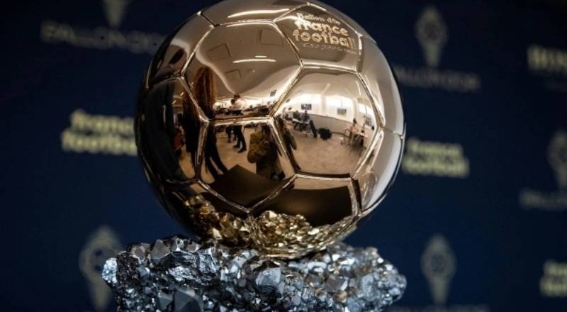 Avrupa yılın futbolcusu ödülü olarak bilinen Ballon d'Or bu yıl hiçbir futbola verilmeyecek