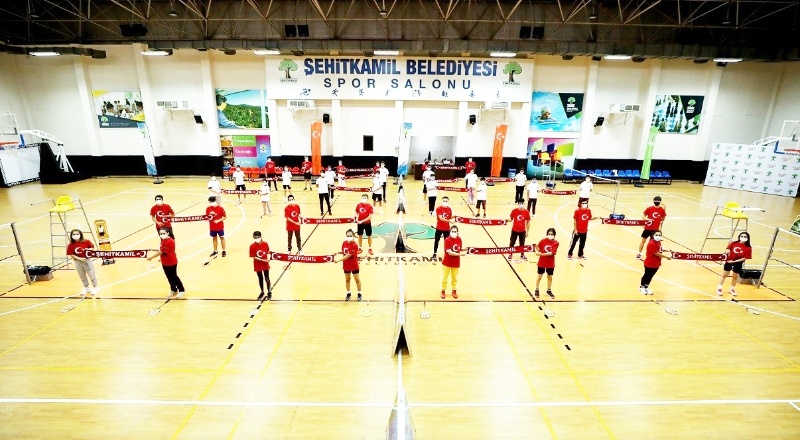 Badminton Cumhuriyet Kupası’nda 4 farklı kategoride yarıştılar