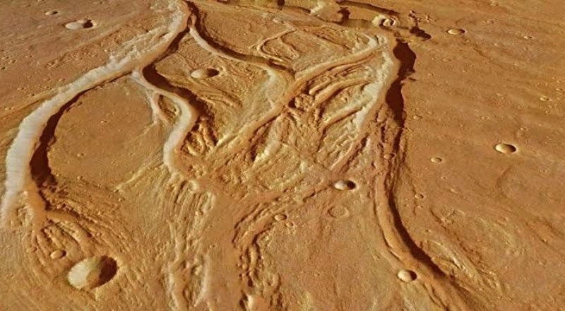 Bilim insanları: Mars'taki su, buzulların altında korunmuş olabilir