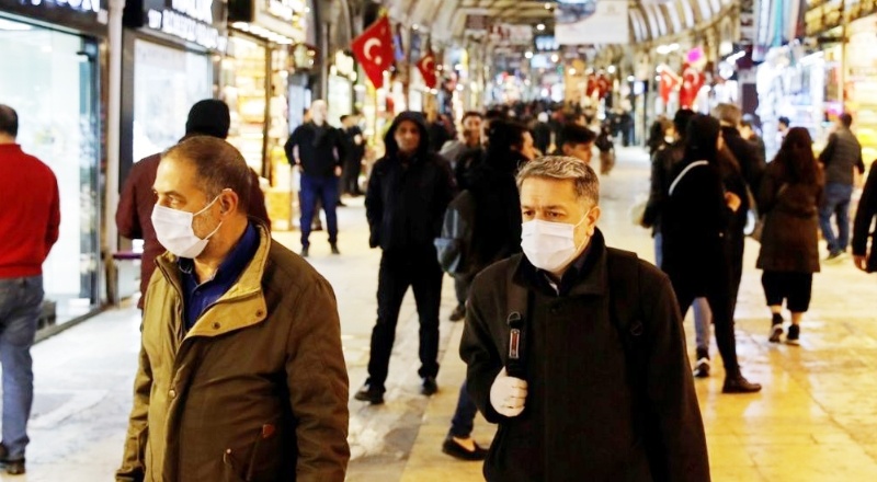 Bilim Kurulu Üyesi Recep Öztürk'ün açıklaması: "İstanbul'da bulaş riski diğer illere göre en az iki kat fazla"