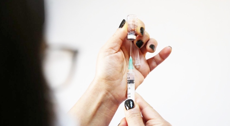 Brezilya iki Covid-19 aşısına acil kullanım onayı verdi