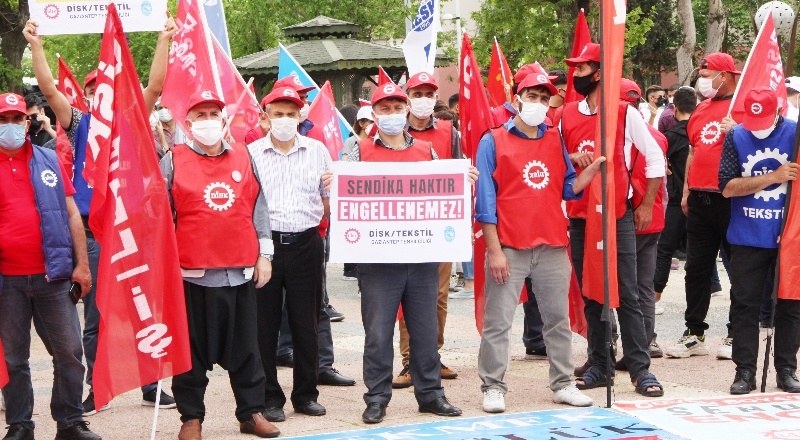 Çalışanlar hastalanmaya, çalışmayanlar açlığa mahkum