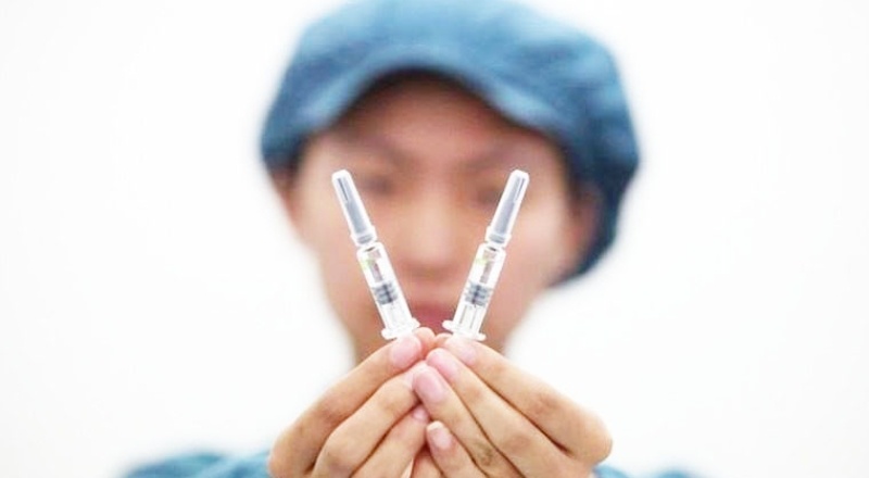 Çin'de tuzlu su ve maden suyu doldurulmuş şişeler aşı diye satıldı