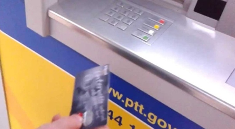 Çipli kimlik kartlarıyla PTT ATM'lerden para çekilebilecek