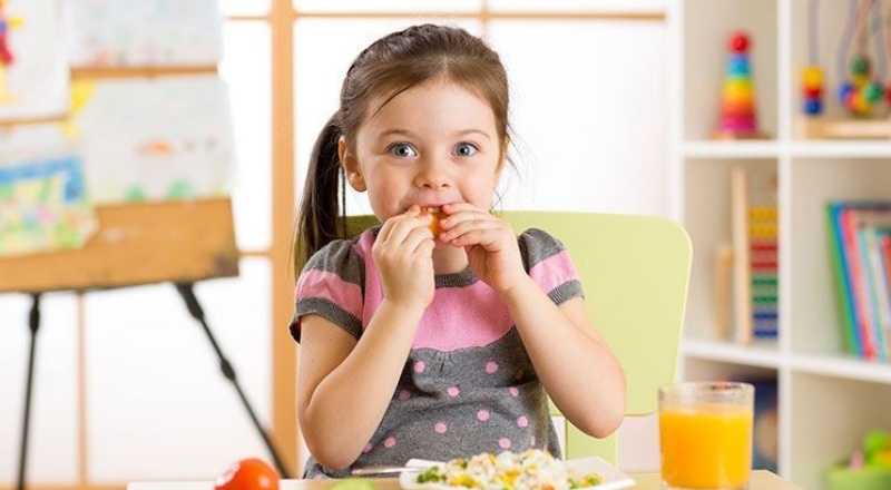 Çocuklar diyete zorlanmamalı