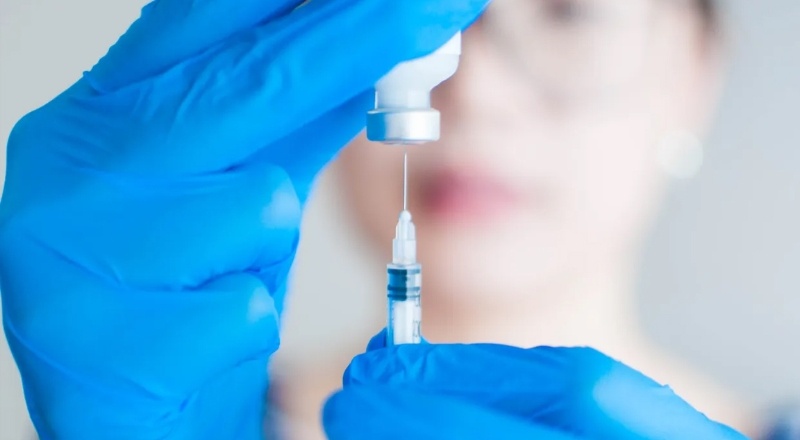 Covid-19 aşısı olanlar yan etkilerle karşılaştığında ne yapacak?