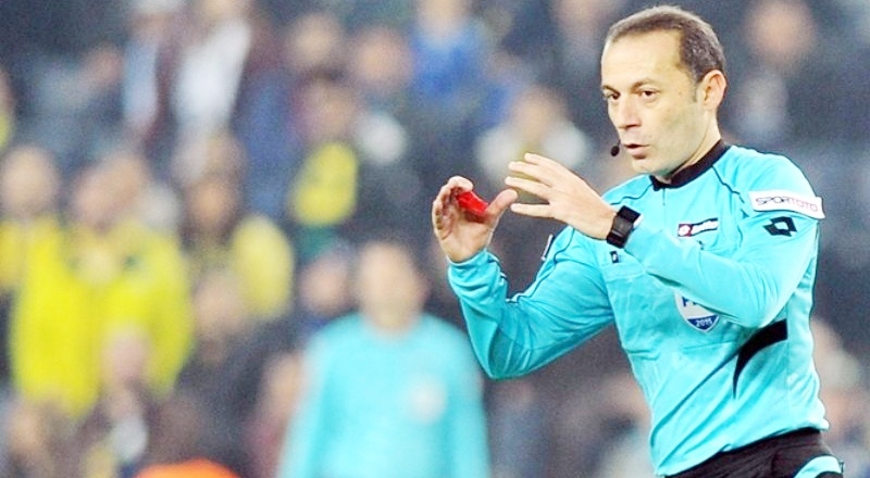 Cüneyt Çakır'a UEFA'dan görev