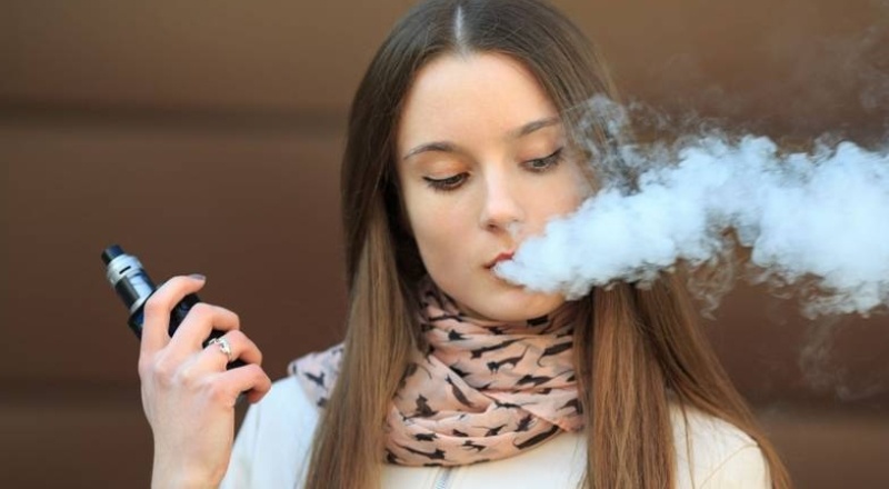 E-sigara 240'tan fazla kimyasal madde barındırıyor