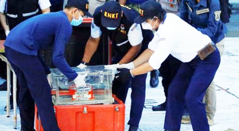 Endonezya'da düşen uçağın ikinci karakutusu bulundu