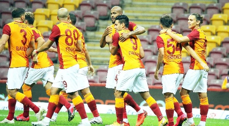 Galatasaray, Gaziantep FK maçının formalarını açık artırmaya çıkardı