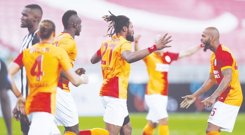 Galatasaray Marcao ile anlaştı; sıra Luyindama ve Emre Akbaba'da