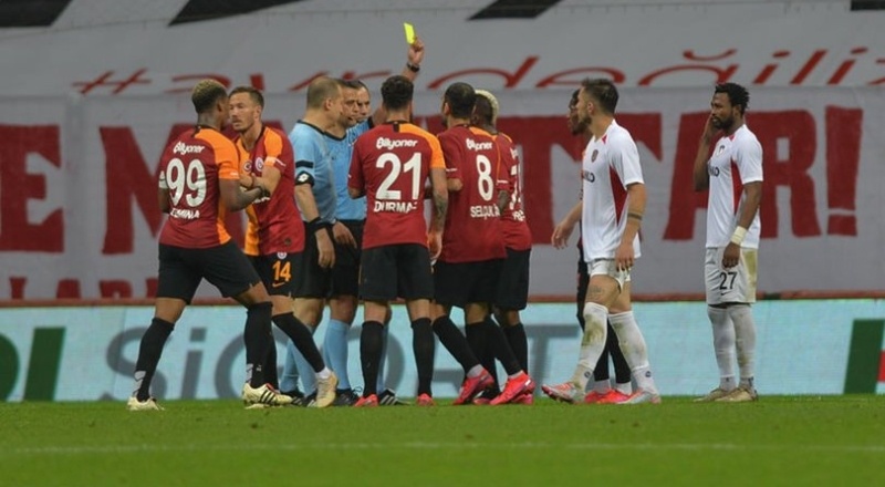 Galatasaray takım halinde PFDK’ya sevk edildi