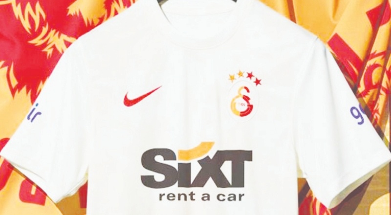 Galatasaray, üçüncü formasını tanıttı