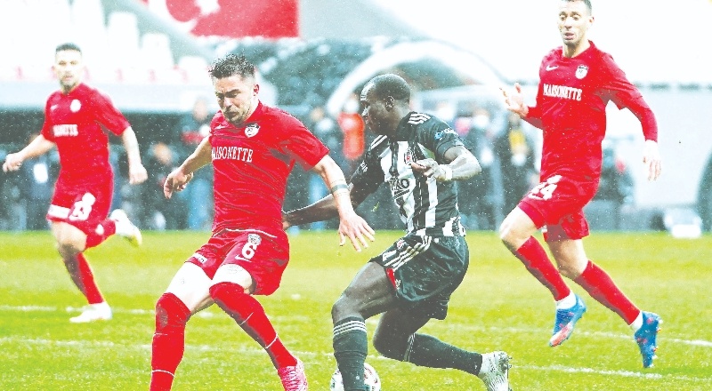 Gaziantep FK, Beşiktaş deplasmanından yenik döndü 2-1
