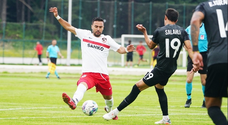 Gaziantep FK, Neftçi Bakü ile golsüz berabere kaldı