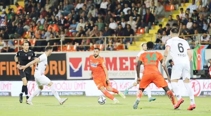 Gaziantep FK Teknik Direktörü Erol Bulut: "Çok adaletli bir maç olduğunu düşünmüyorum”
