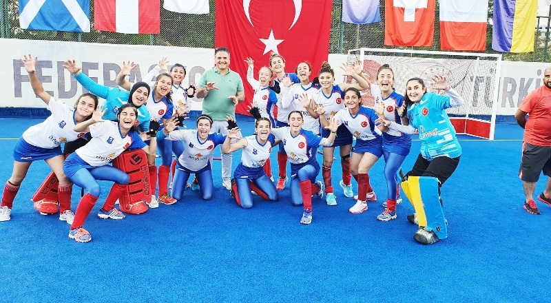 Gaziantep Polisgücü Kadın Hokey Takımı finalde
