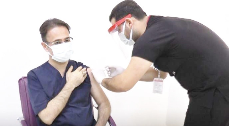 Gaziantep’te ilk korona aşısı il sağlık müdürüne yapıldı