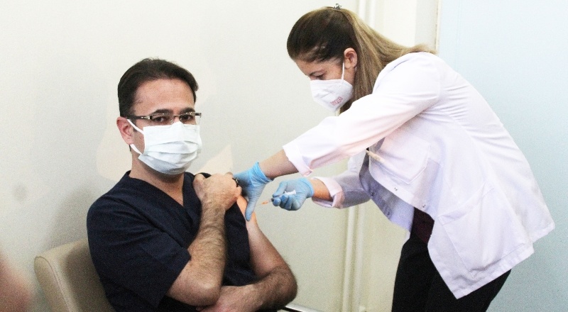 Gaziantep’te koronavirüs aşısının ikinci dozu yapılmaya başlandı