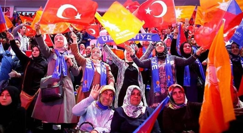 Gezici Araştırma: Kadın seçmenler AKP'den kopuyor, hangi partiye yöneldiler?