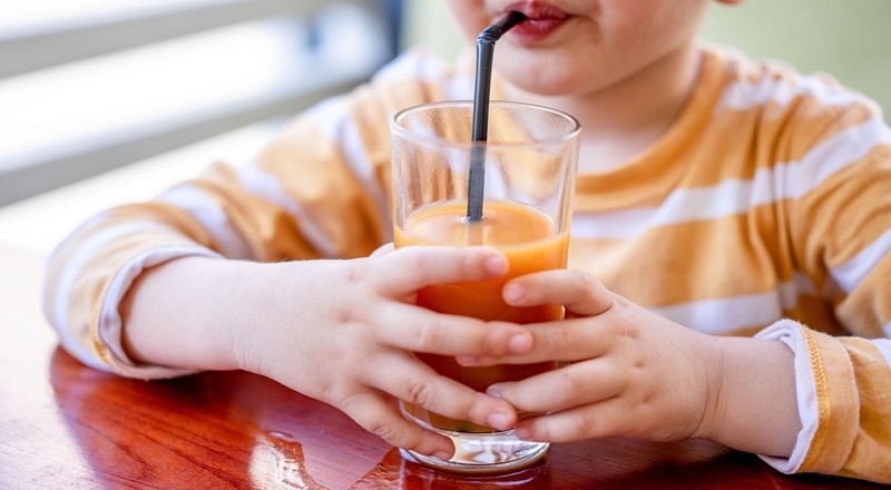 Haftada 1 bardak şekerli içecek çocukların beyin fonksiyonlarını yüzde 30 bozuyor