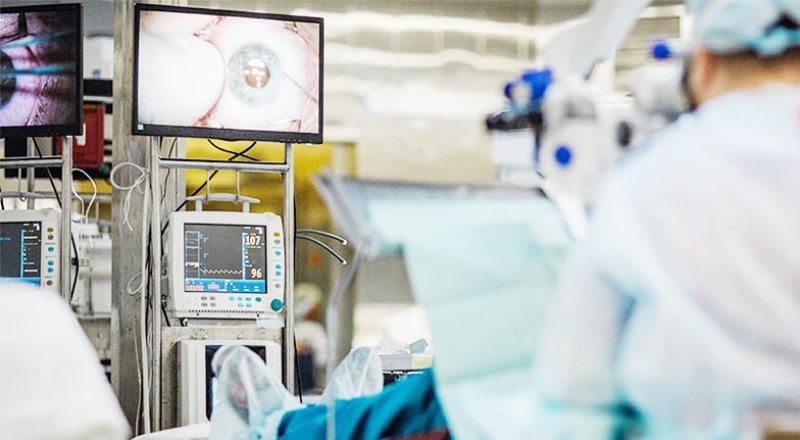 İlk kez bir hastaya dijital 3D baskılı protez göz takıldı
