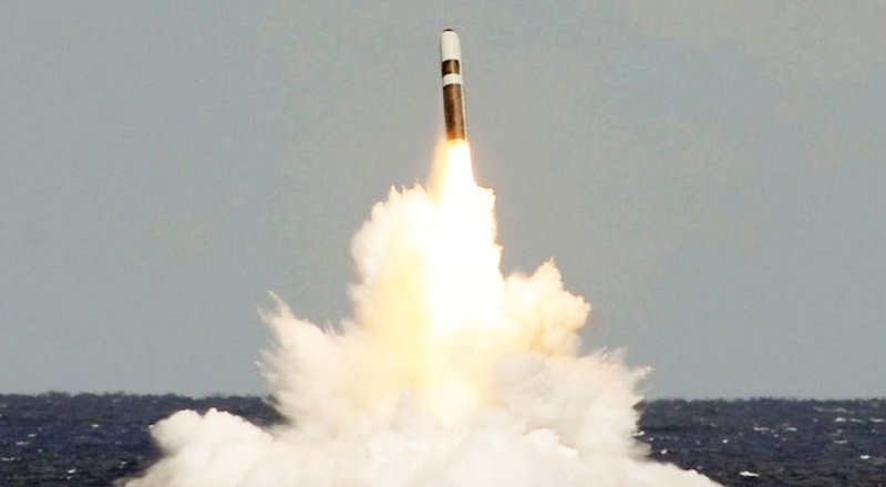 İngiltere nükleer silah stoklarını artırma kararı aldı