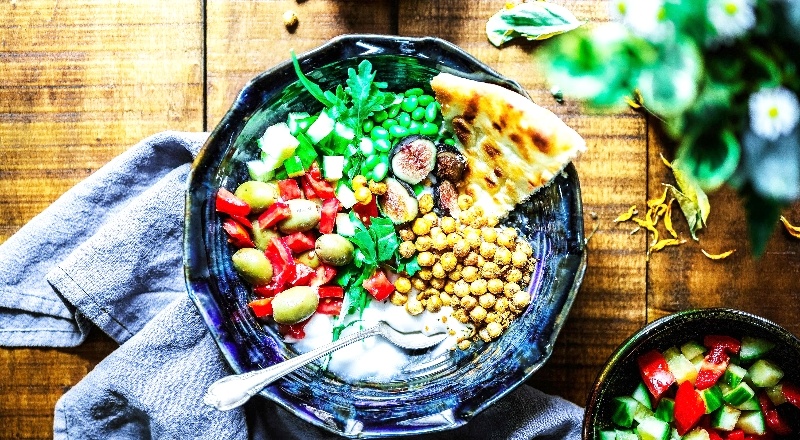 Kilo vermek için Akdeniz diyeti mi daha iyi, veganlık mı?