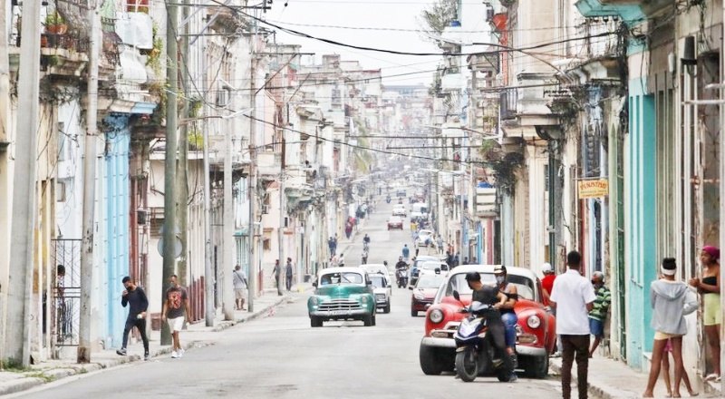 Küba'da küçük ve orta boy özel işletmelerin kurulmasına izin verildi