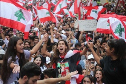 Lübnan'daki eylemler dördüncü gününde: 1 milyon 700 bin kişi katıldı 