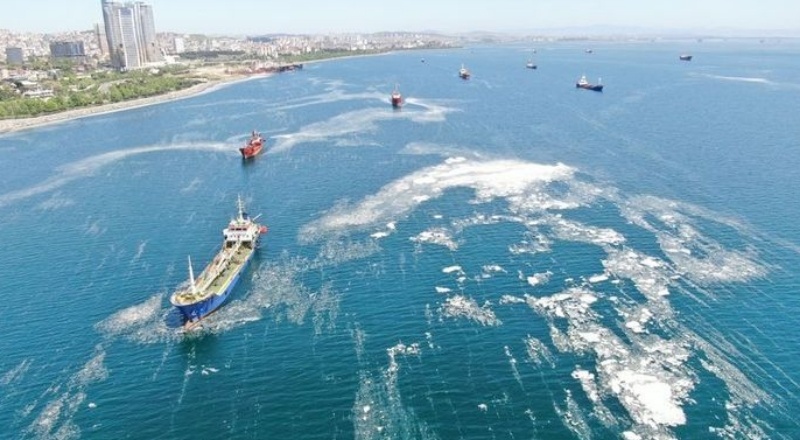 Marmara Denizi'nden 7 günde 2 bin 684 metreküp müsilaj temizlendi