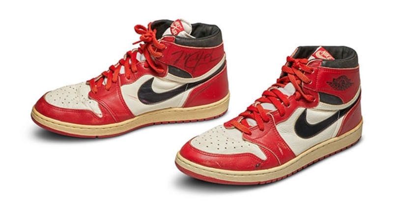 Michael Jordan'ın imzalı ayakkabıları 560 bin Dolar'a satıldı