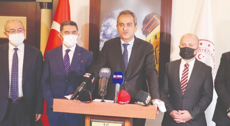 Milli Eğitim Bakanı Mahmut Özer: Sistem başarılı bir şekilde yüz yüze eğitim mekanizmasını işletiyor