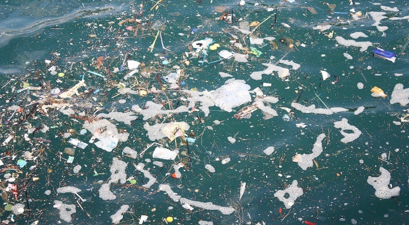 Okyanusların dibinde en az 14 milyon ton mikroplastik var