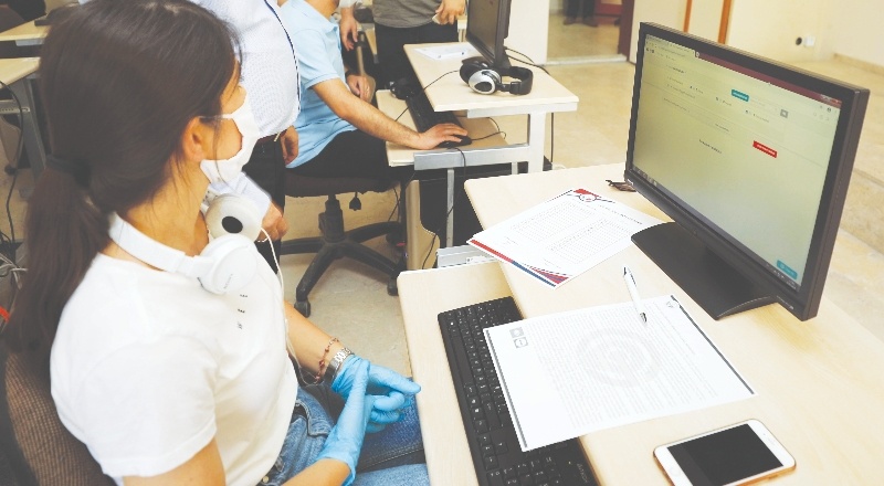 Online sınav sistemi, 370 gözetmen ile 8 merkezde yapıldı