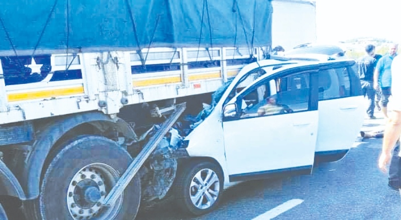 Otobanda feci kaza, üç kişi öldü